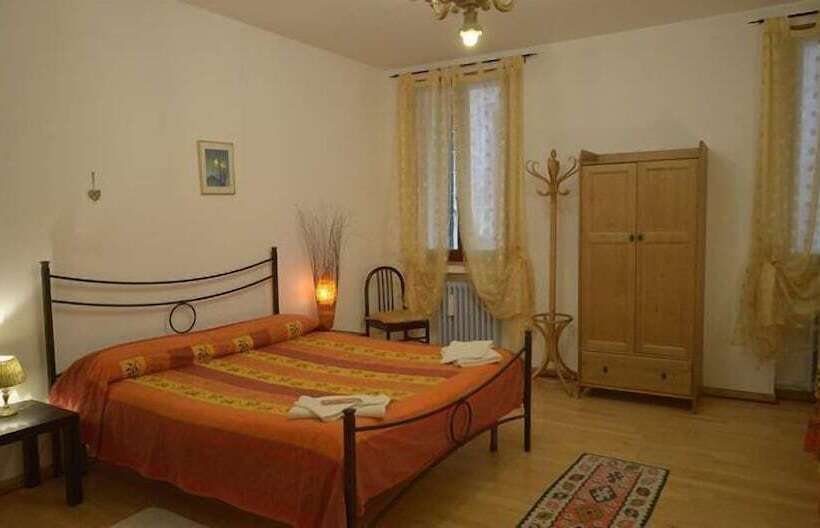 اتاق استاندارد با سرویس بهداشتی مشترک, B&b Arabesque