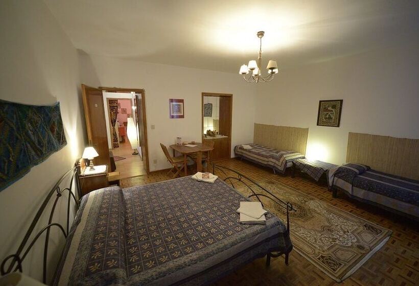 اتاق استاندارد چهارنفره با سرویس بهداشتی مشترک, B&b Arabesque