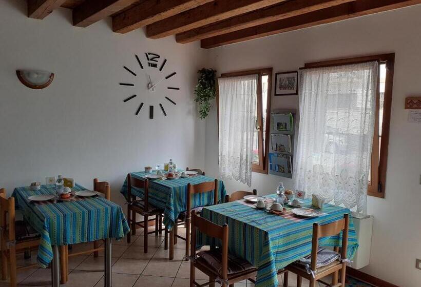 غرفة قياسية ثلاثية, B&b Casa Taty