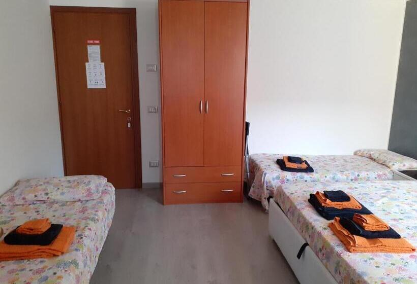 غرفة قياسية ثلاثية, B&b Casa Taty