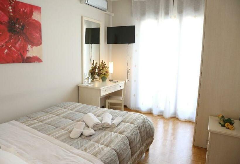 غرفة قياسية مزوَّدة بشُرفة, B&b Da Lu