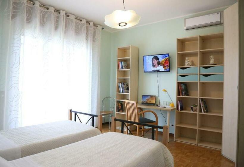 غرفة قياسية مزوَّدة بشُرفة, B&b Da Lu