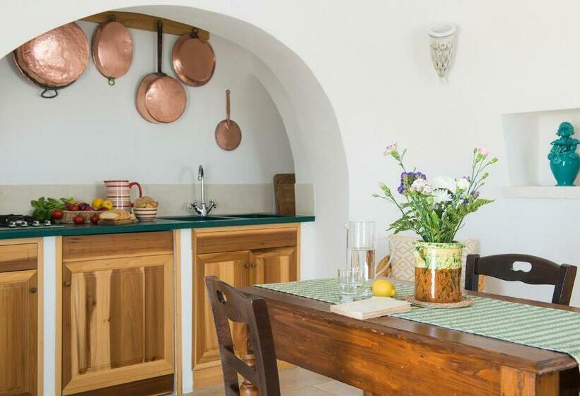 شقة غرفة واحدة, Masseria Serralta