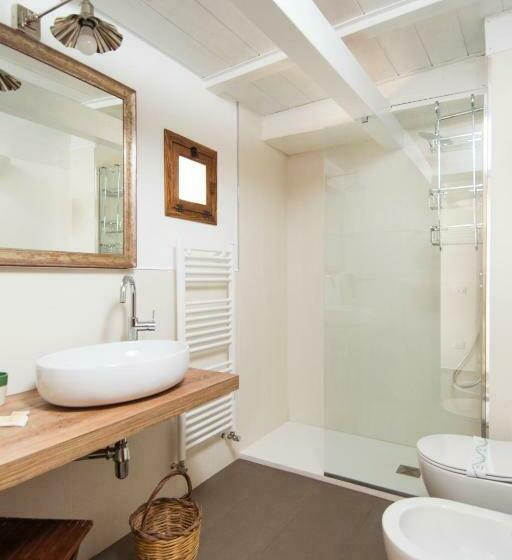 جناح جونيور, Santo Stefano Home & Breakfast