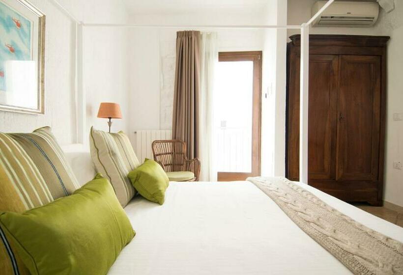 جناح جونيور, Santo Stefano Home & Breakfast