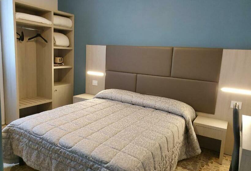 غرفة قياسية, Villa Elisa