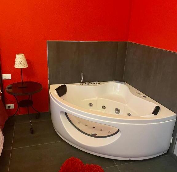 标准间带漩涡浴缸, Villa Gaia   Luxury Villa, Pool & Wellness Rooms