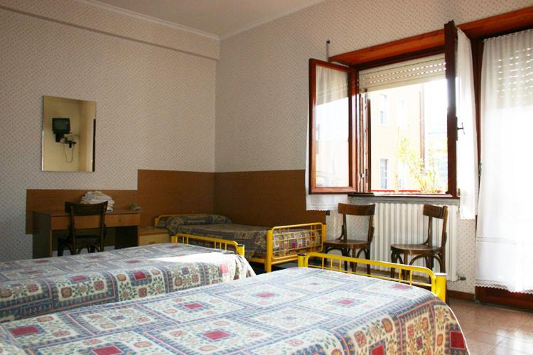 标准三人间, Albergo Anna