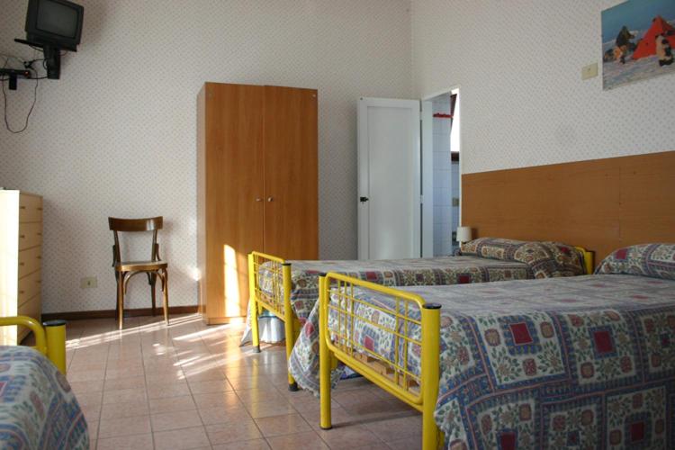 标准三人间, Albergo Anna
