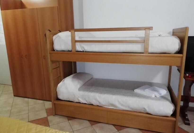 חדר משפחתי, Albergo Breglia