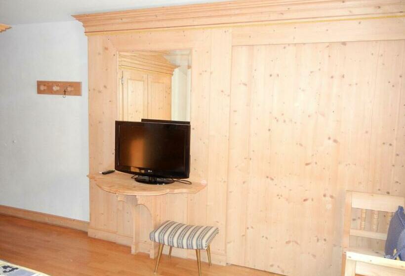 غرفة قياسية مزوَّدة بشُرفة, Albergo Da Gildo