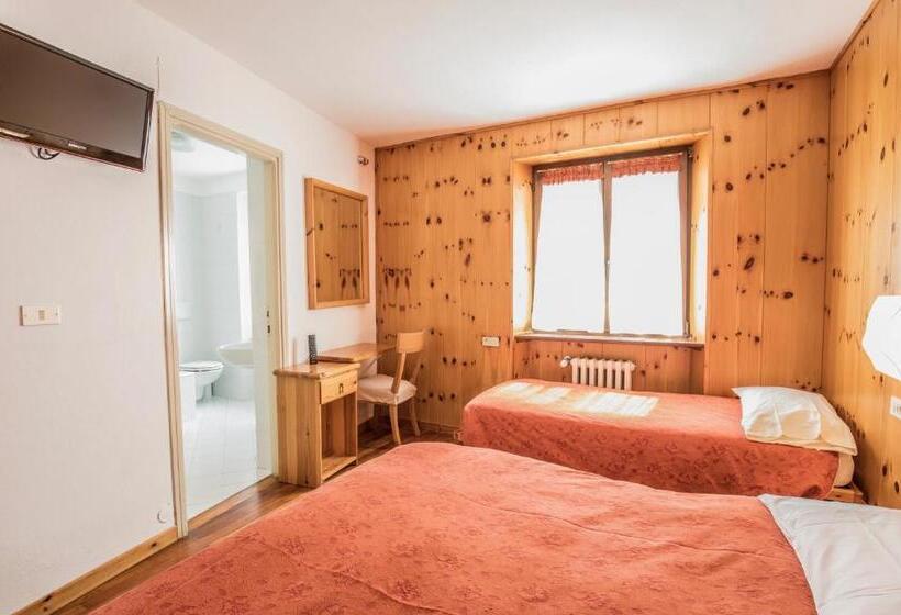 스탠다드 트리플 룸, Albergo K2