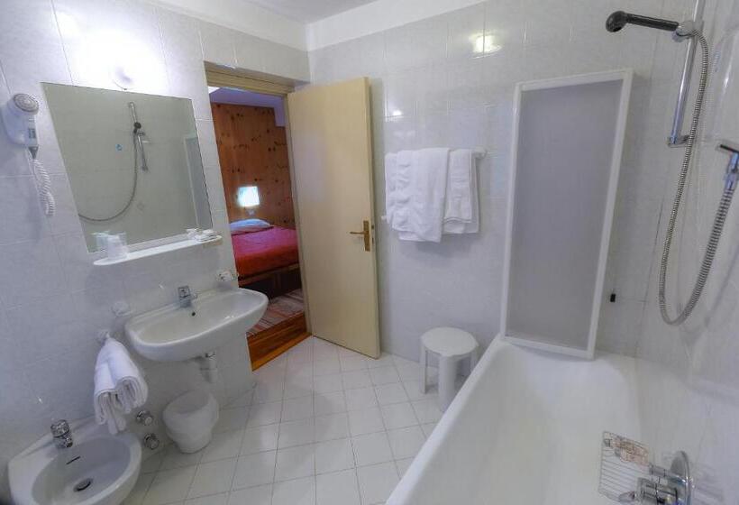 스탠다드 트리플 룸, Albergo K2