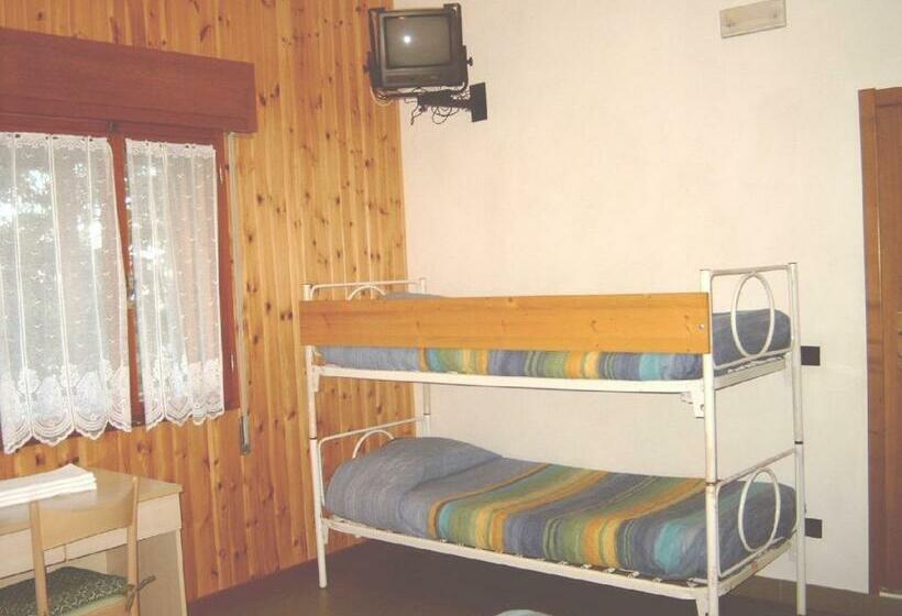 חדר סטנדרט לארבעה, Albergo Tirolo