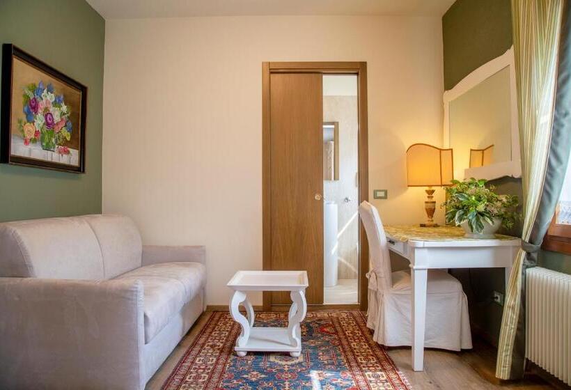 山の見えるジュニアスイート, Calvi Ristorante Mainor