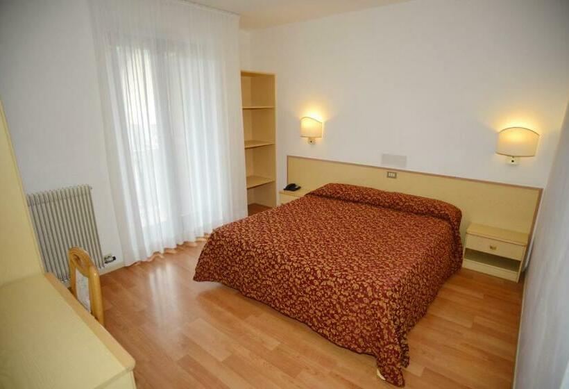 غرفة قياسية, Canada