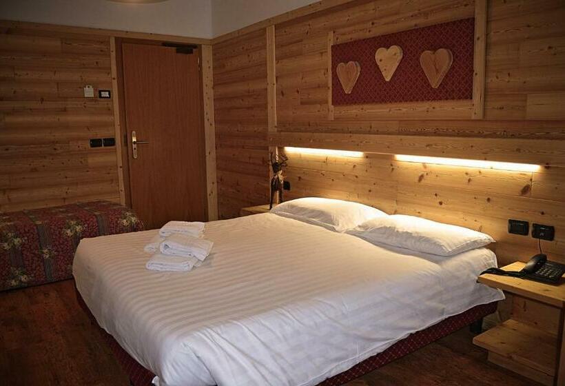 חדר סופריור, Cova