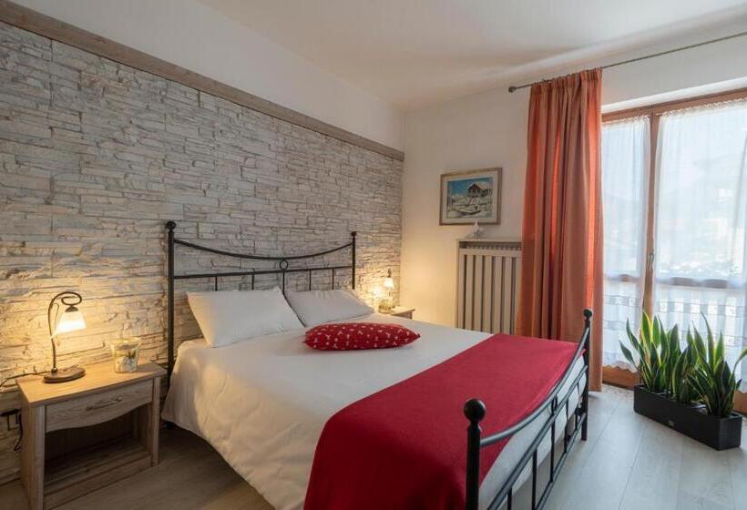 חדר סופריור, Cova