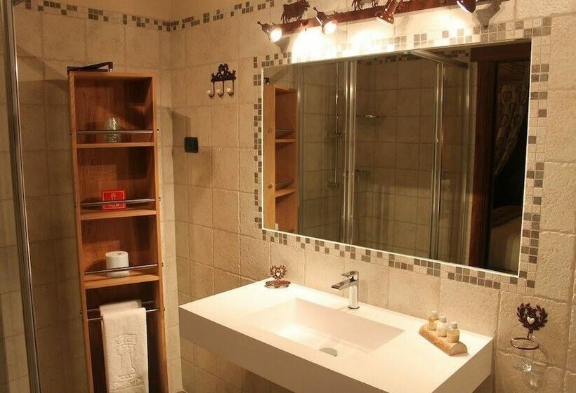 غرفة قياسية, De La Tor