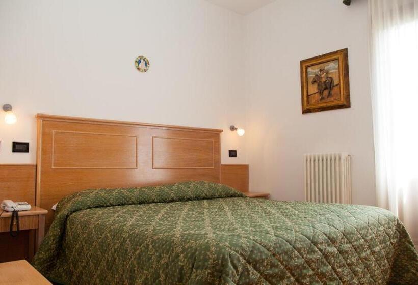 Апартаменты 1 Спальня с Балконом, Gabriella