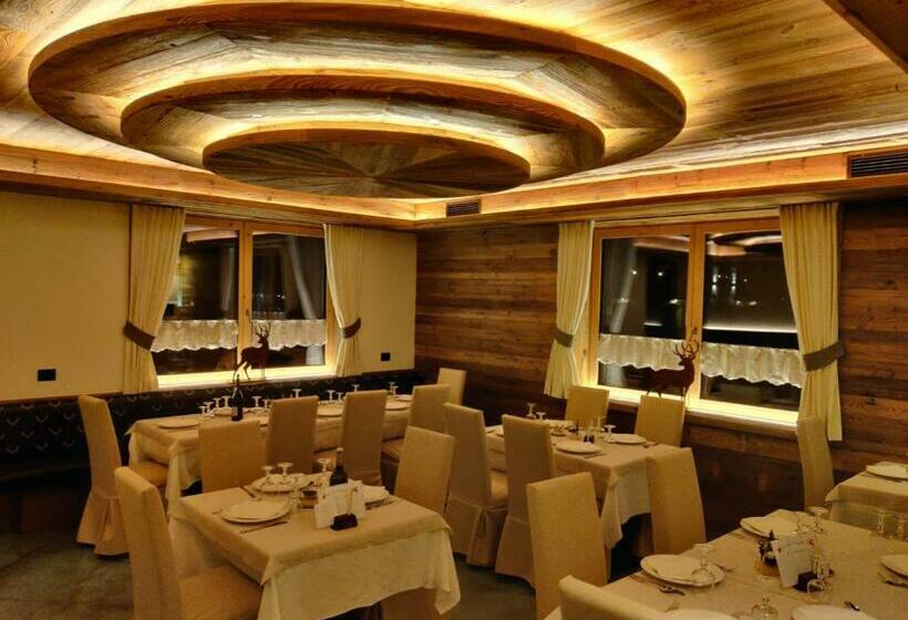 غرفة عائلية مطلّة علي الجبل, Laurino