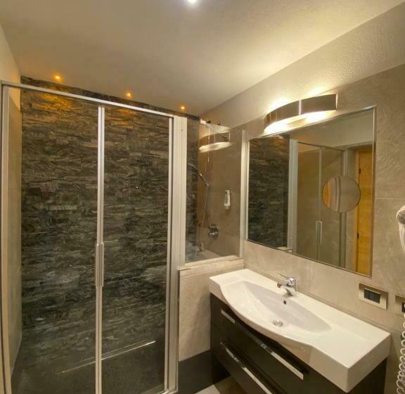 غرفة قياسية ثلاثية, Laurino