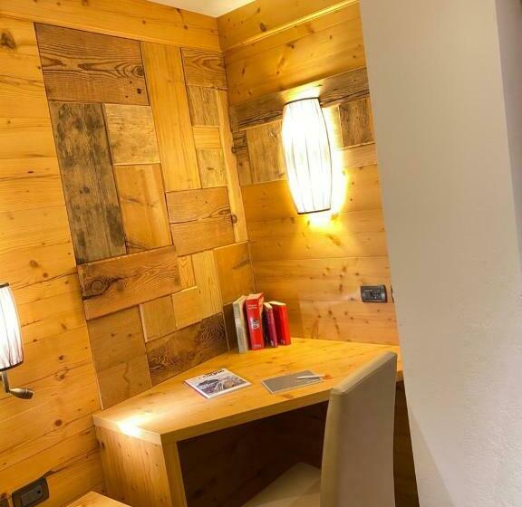 غرفة قياسية ثلاثية, Laurino