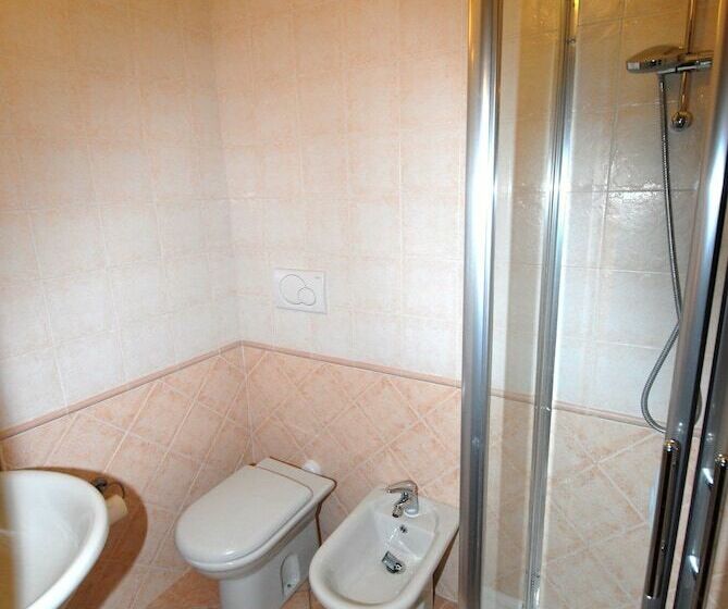 חדר אקונומי, Luana