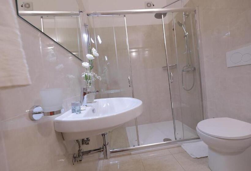 סוויטה נוף לים, Magna Grecia