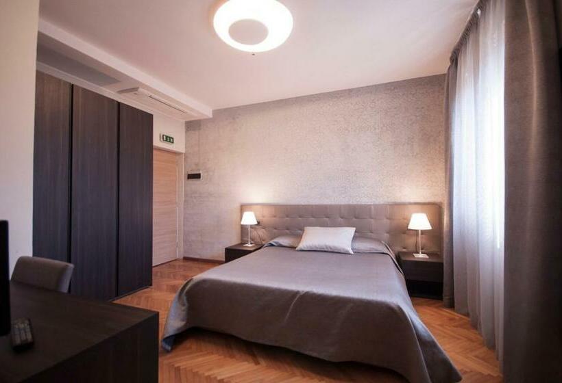 غرفة قياسية, Maloia