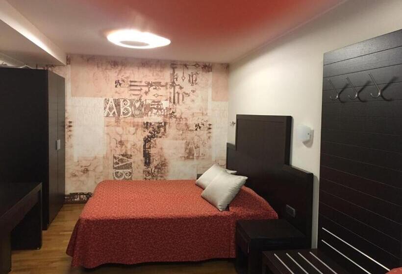 غرفة قياسية رباعية, Maloia