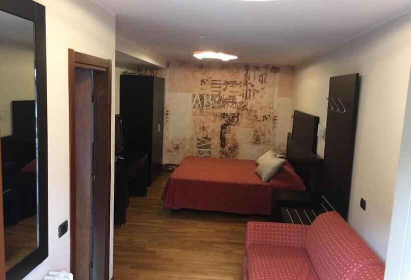 غرفة قياسية رباعية, Maloia