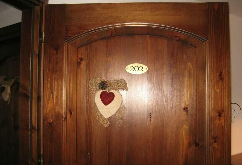 غرفة عائلية, Petit Giles