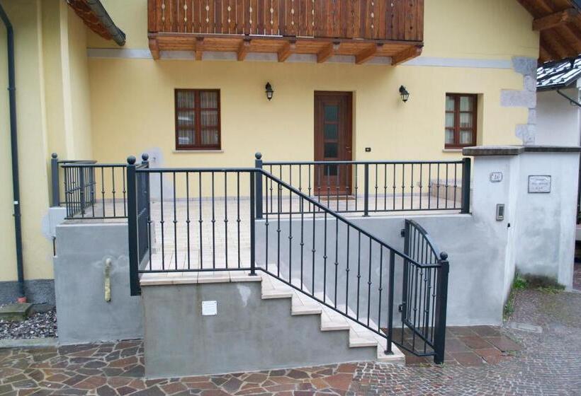 バルコニー付２ベッドルームアパートメント, Raibl E Appartamenti