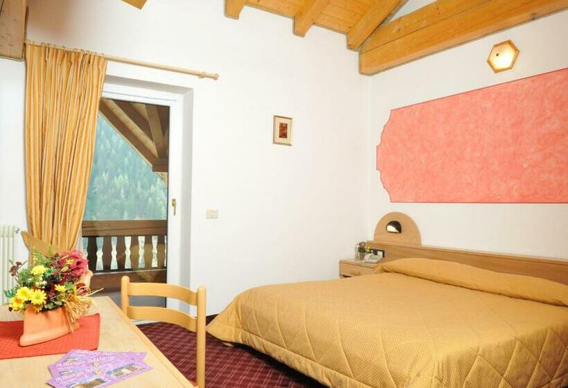 غرفة قياسية مطلة على الجبل, Ristorante Milano