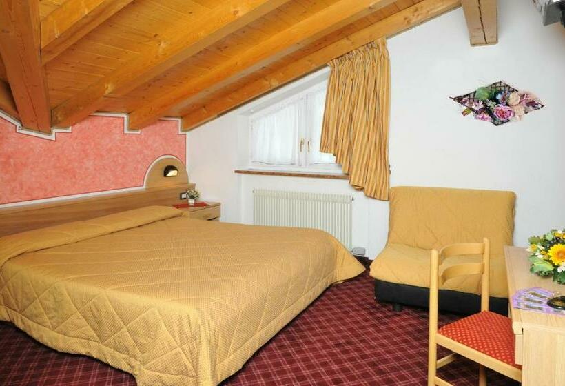 غرفة قياسية مطلة على الجبل, Ristorante Milano