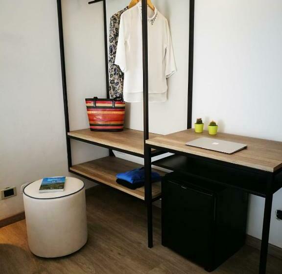 غرفة قياسية مزوَّدة بشُرفة, Rombino