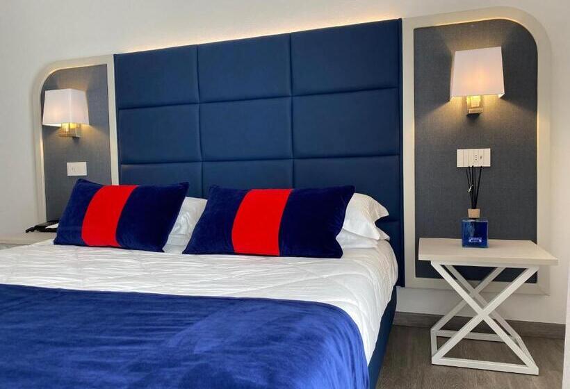 غرفة سوبيريور, Rombino