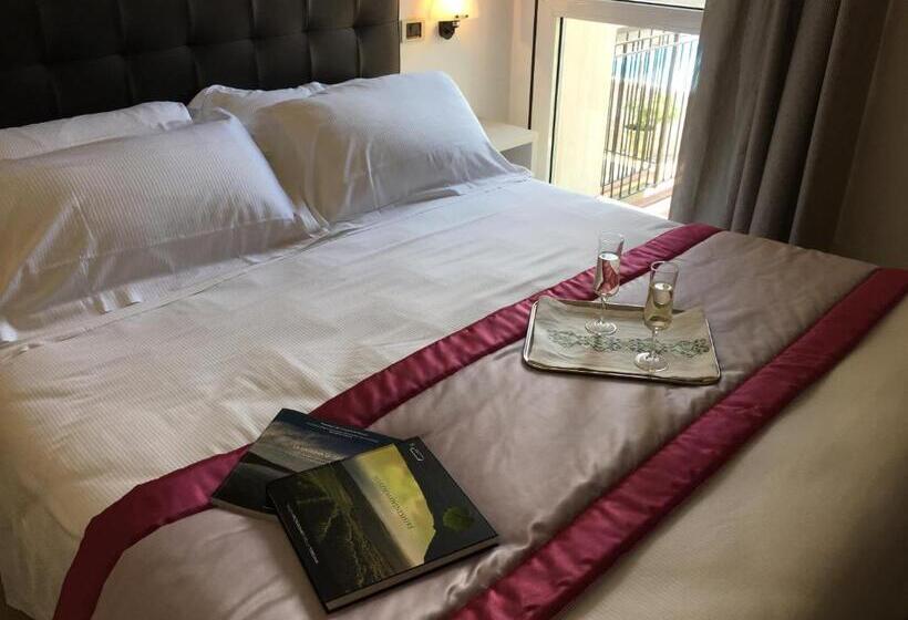 غرفة رومانسية, Rombino