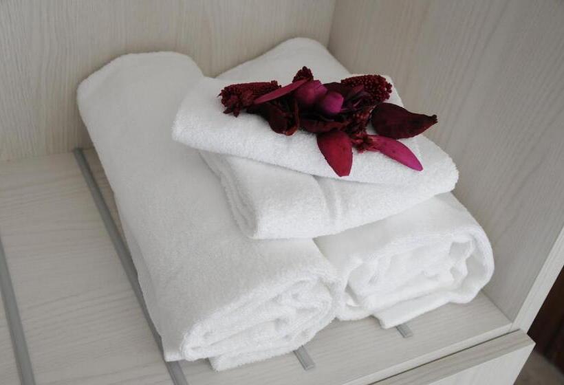 غرفة رومانسية, Rombino