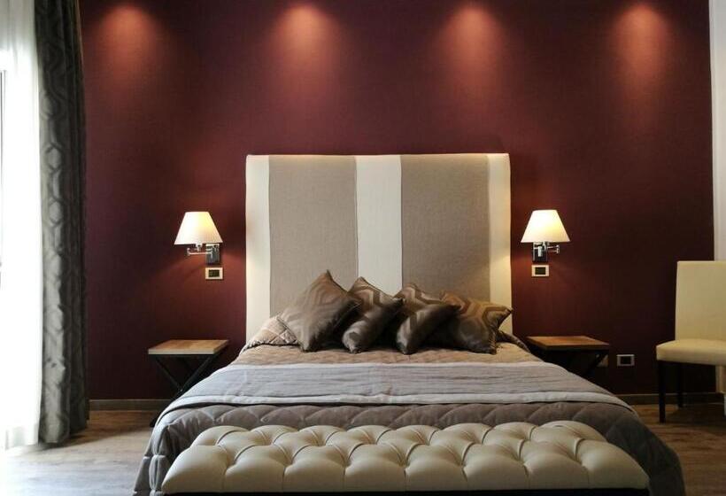 غرفة ديلوكس, Rombino