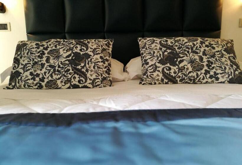 غرفة قياسية, Rombino