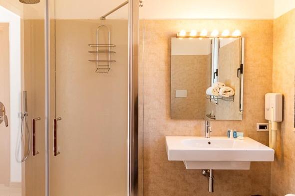 جناح جونيور, Rombino