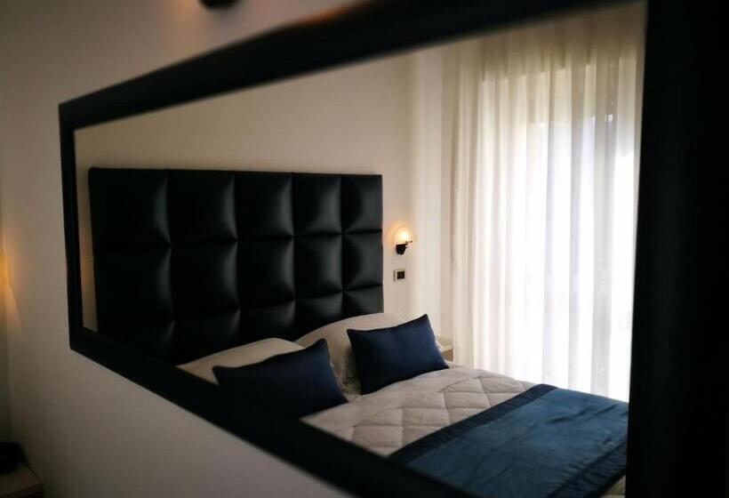 غرفة قياسية, Rombino