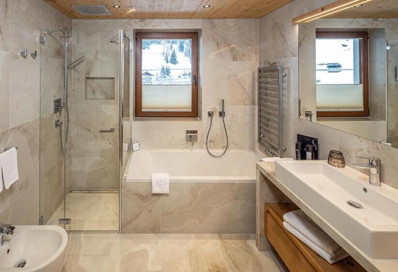 Полулюкс с Балконом, Savoy Dolomites Luxury & Spa