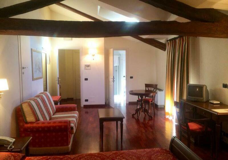 标准三人间, Villa Chiara