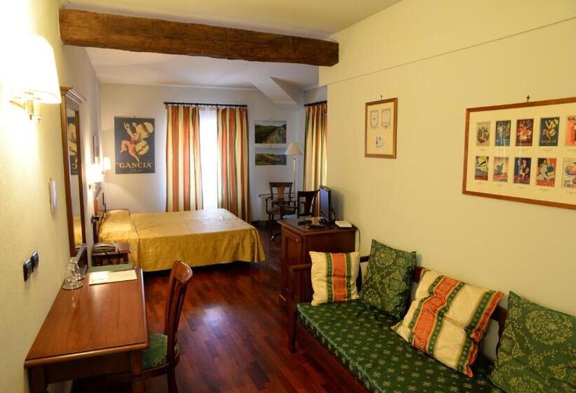 标准三人间, Villa Chiara