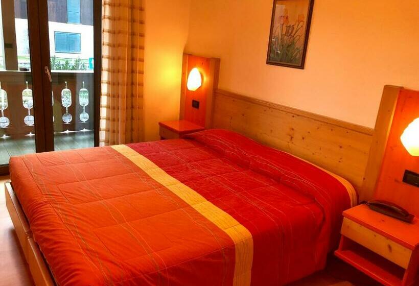 标准间带山景, Zeni