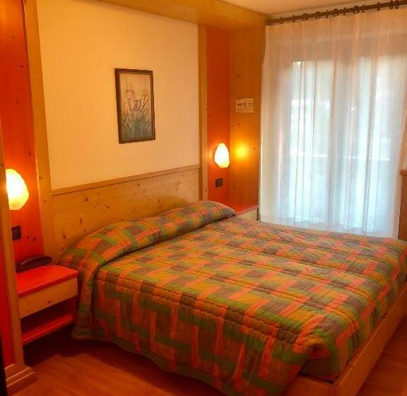 标准间带山景, Zeni