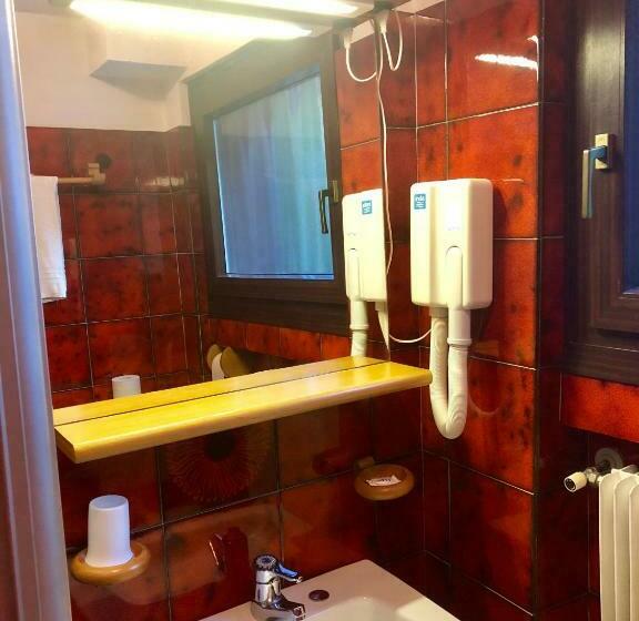 标准间带山景, Zeni